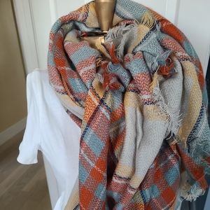 NWOT Plaid blanket scarf
